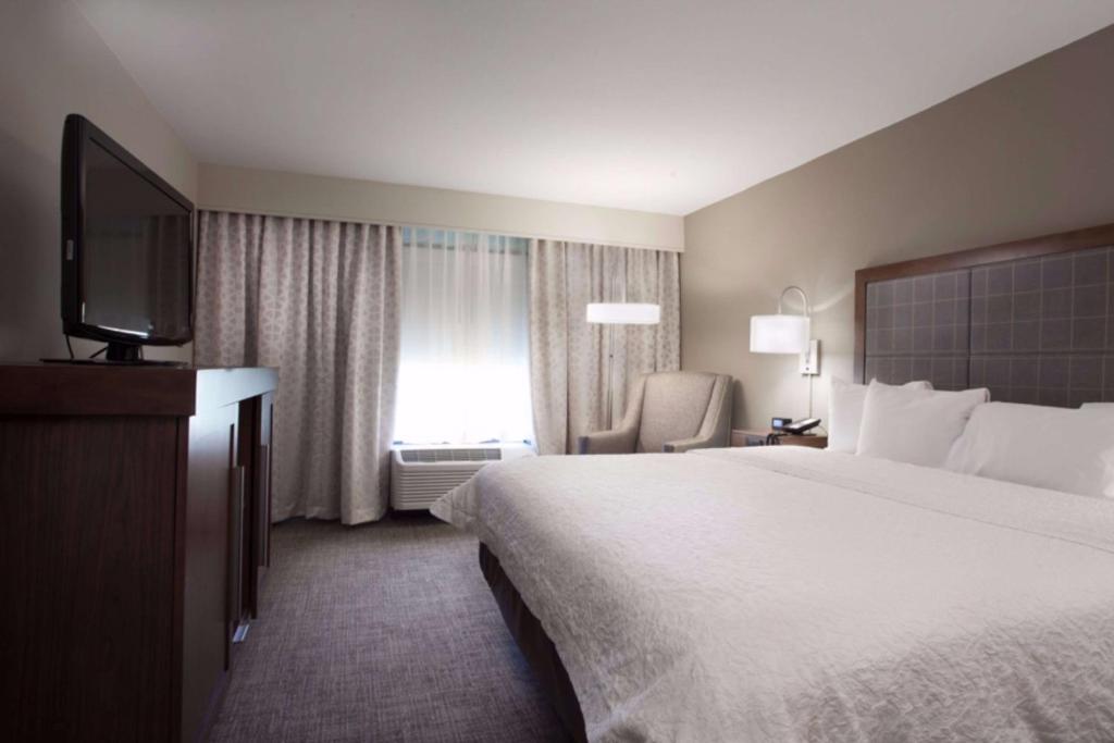Hampton Inn & Suites Dallas DFW Airport North Grapevine - Habitación Con Cama Extragrande - No Fumadores