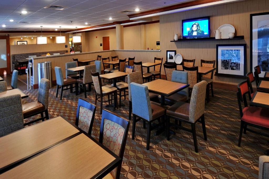 Hampton Inn Denver West Federal Center photo