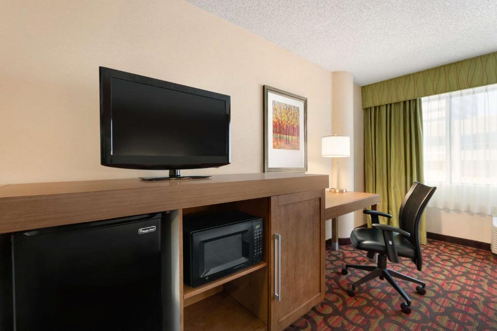 Hampton Inn Denver West Federal Center photo