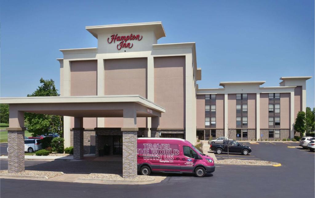 Hampton Inn Des Moines-Airport photo