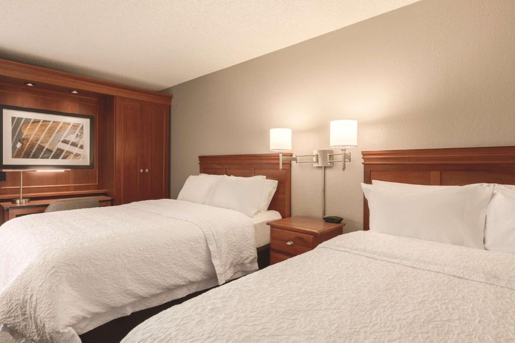 Hampton Inn Des Moines-Airport photo