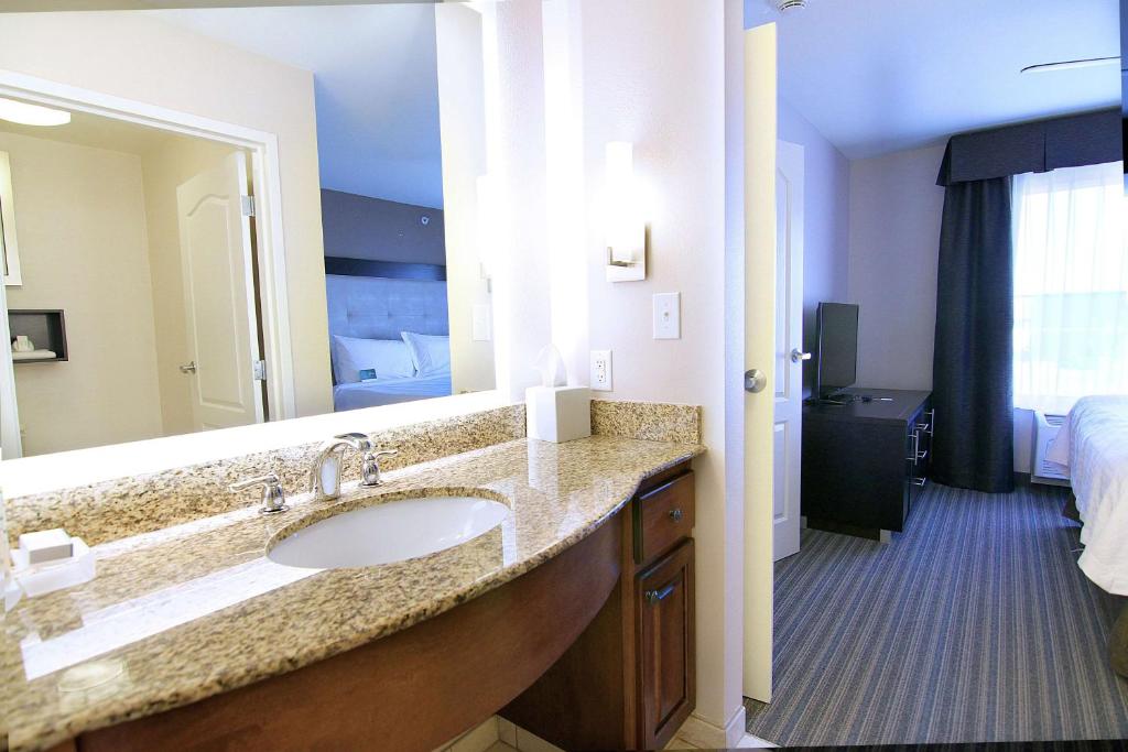 Homewood Suites by Hilton Fargo photo