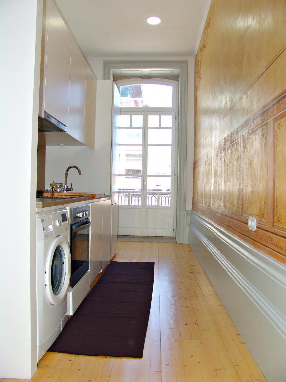 Kuchyň nebo kuchyňský kout v ubytování Porto Contemporary Apartment in city center