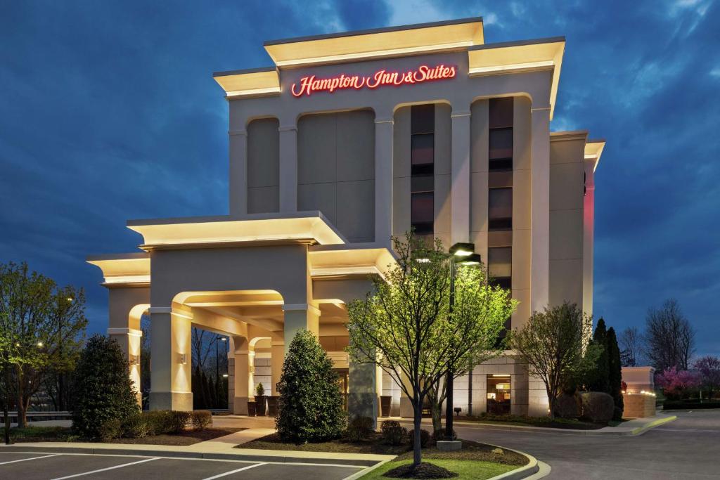 una rappresentazione della parte anteriore della locanda per la sosta delle vacanze Chicago studios di Hampton Inn & Suites Frederick/Fort Detrick a Frederick