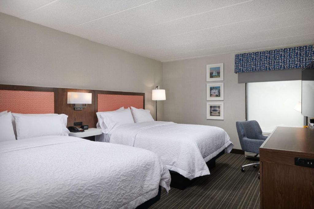 Hampton Inn Fairfax City photo