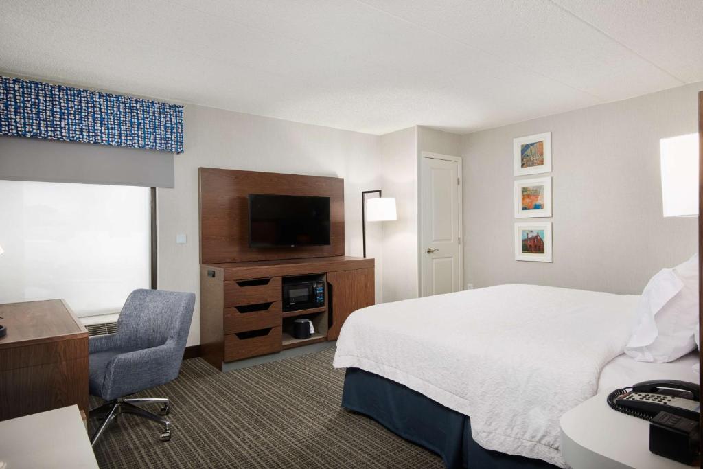 Hampton Inn Fairfax City photo