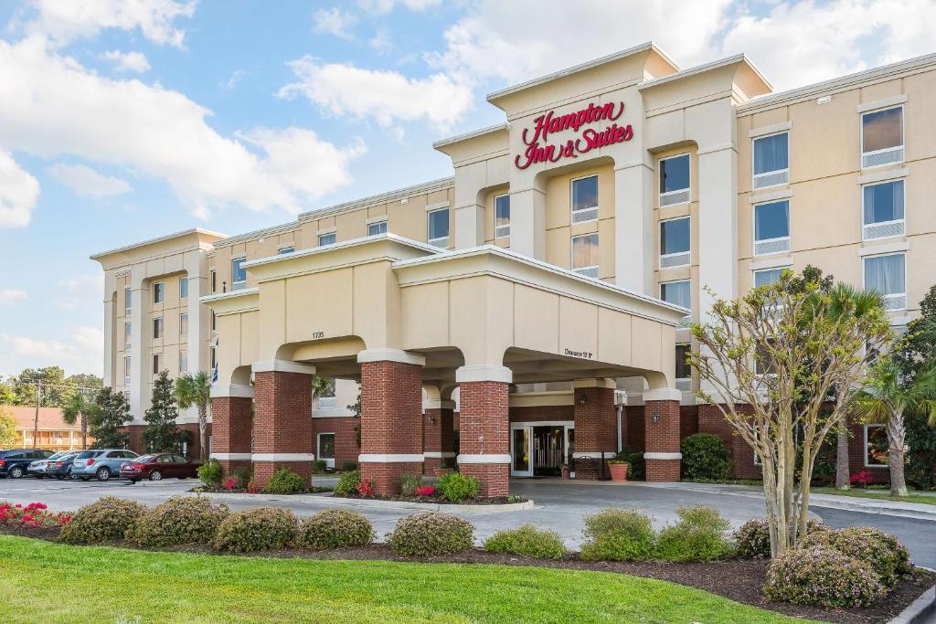 uma representação das suites da estalagem Hampton Anaheim em Hampton Inn & Suites Florence-North-I-95 em Florence