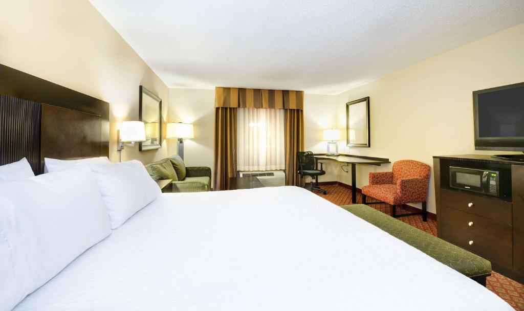 Hampton Inn & Suites Scottsboro - Error