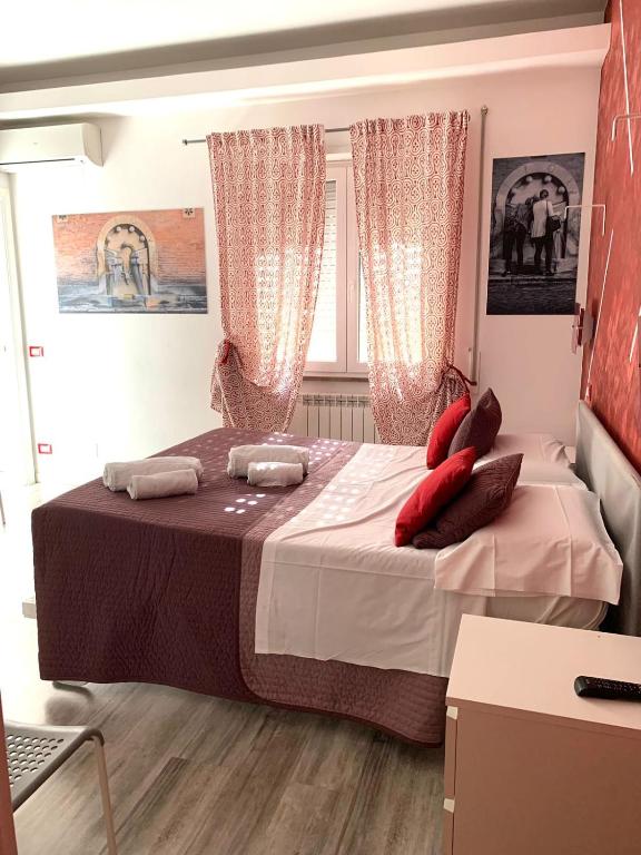 NASONI DI ROMA (VICINISSIMO BASILICA SAN GIOVANNI IN LATERANO) - Resim 18