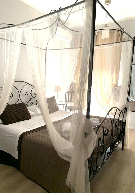 NASONI DI ROMA (VICINISSIMO BASILICA SAN GIOVANNI IN LATERANO) - Resim 25