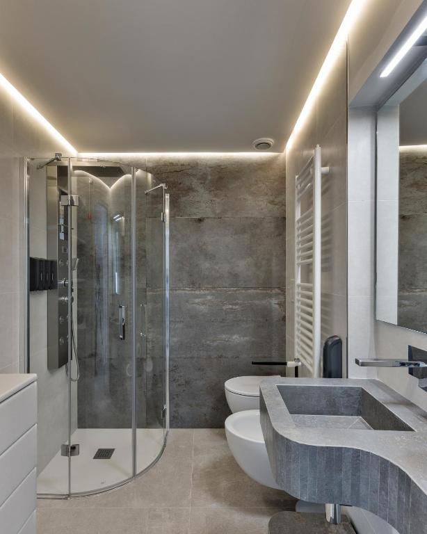 A bathroom at Casa Massima Suites & SPA