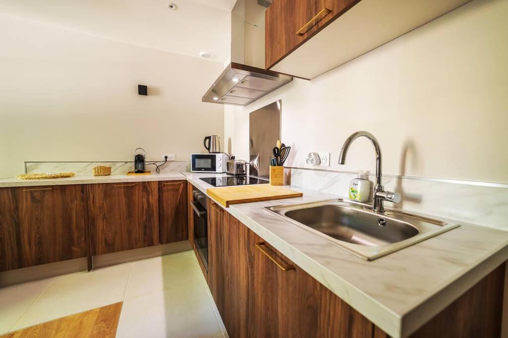Le Palm Appartement élégant & Design En Bord Rivière - Appartement Met 1 Slaapkamer