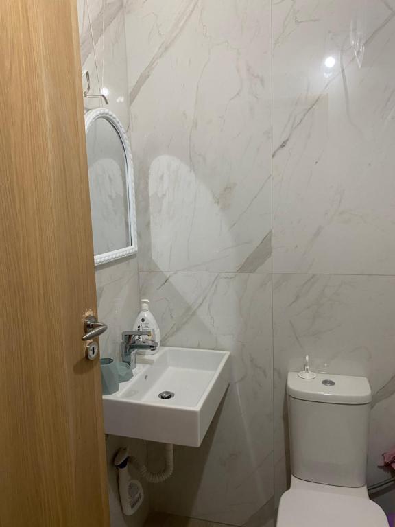 Blue Breeze Attic Apartments - Imazhi 6