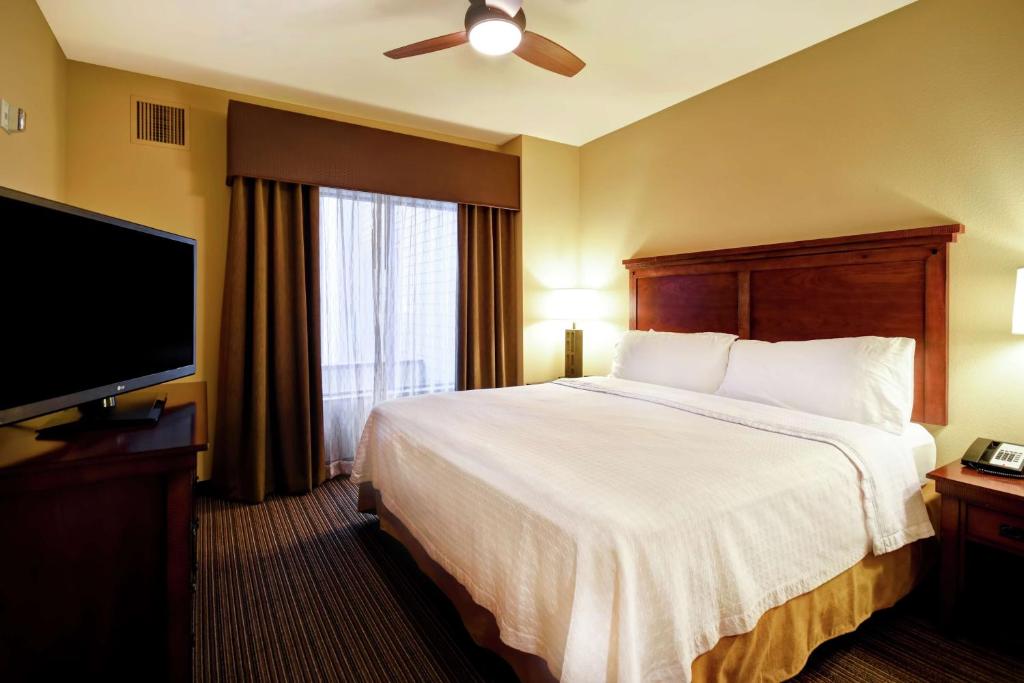 Homewood Suites by Hilton Kalispell - King Studio Suite - Hearing Access/Non-Smoking