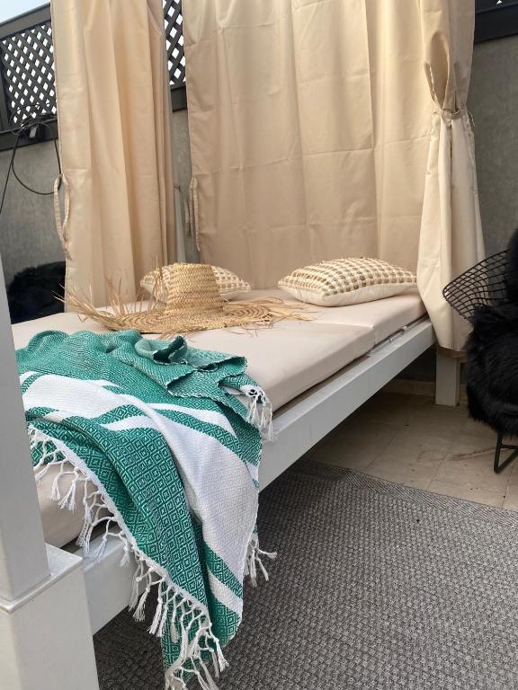 Postel nebo postele na pokoji v ubytování YVES Marrakech