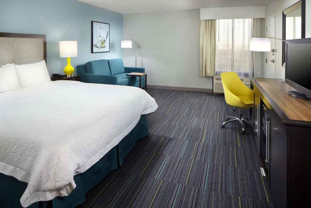 Hampton Inn Orlando Near Universal Blv/International Dr - King Room