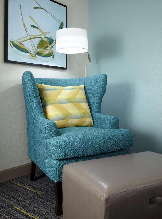 Hampton Inn Orlando Near Universal Blv/International Dr - Queen Room - Non-Smoking