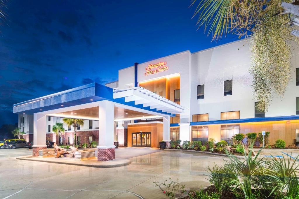 Bangunan di mana terletaknya hotel
