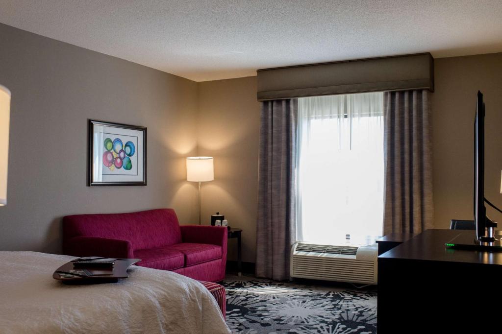 Hampton Inn Oxford/Conference Center - King Studio Suite With Sofa Bed - Non-Smoking