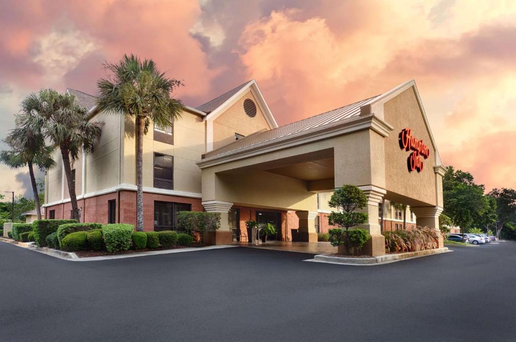 a rendering of the front of a hotel at Hampton Inn Pawleys Island in Pawleys Island