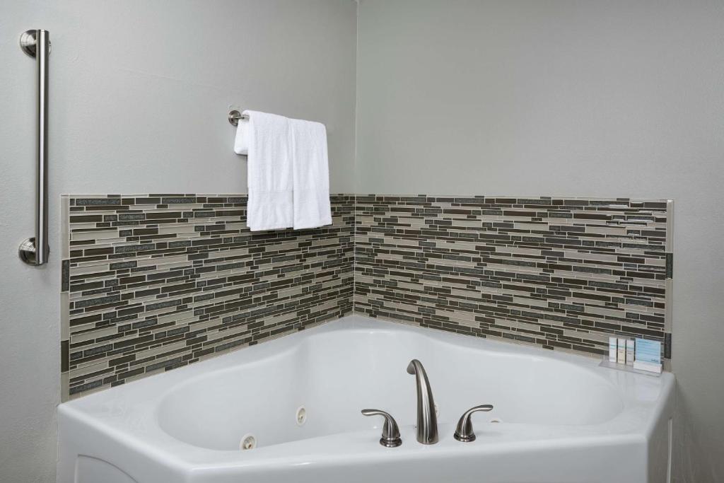 Hampton Inn Juno Beach photo