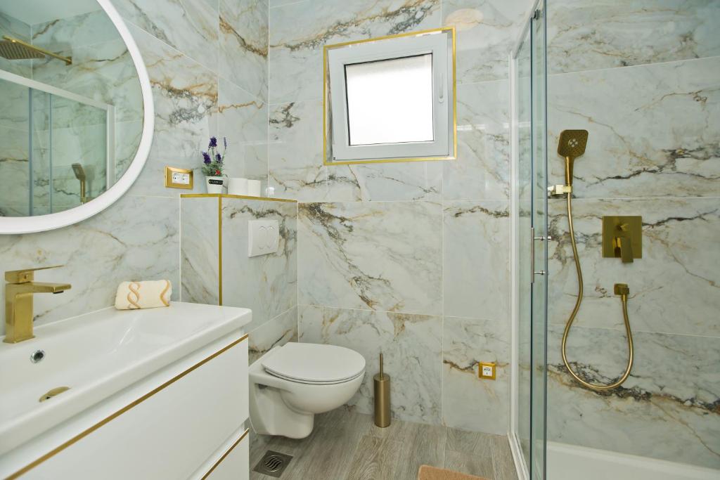Łazienka w obiekcie Luxury Apartment Veronika