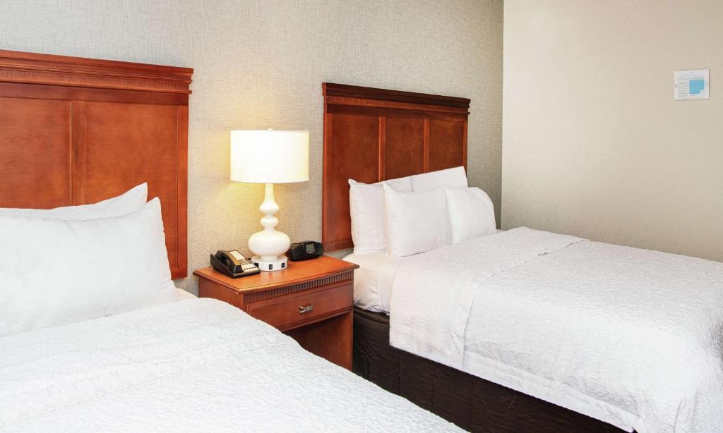 Postel nebo postele na pokoji v ubytování Hampton Inn Parsippany
