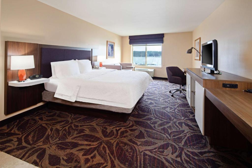 Hampton Inn & Suites Bremerton - Studio Suite