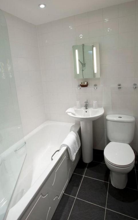 
Family Room - No Dogs
