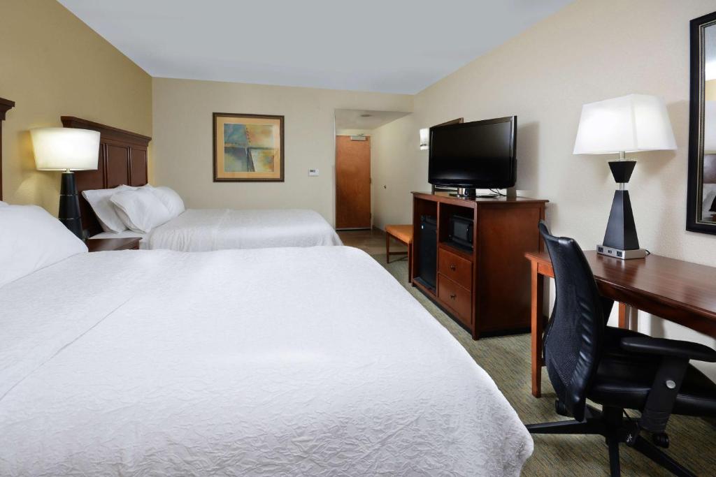 Hampton Inn Raleigh/Durham Airport - Queen Kamer Met 2 Queensize Bedden – Niet-Rokers