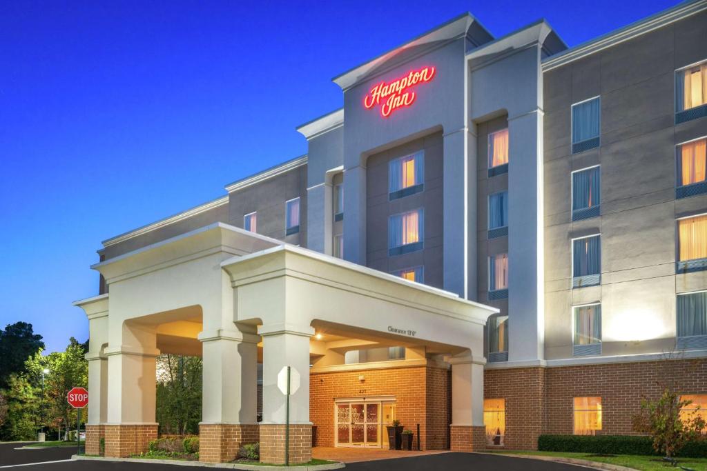 a rendering of the front of a hotel at Hampton Inn Richmond - Airport in Sandston