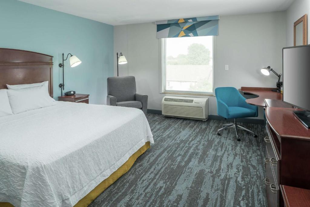 Hampton Inn & Suites Rochester-North photo