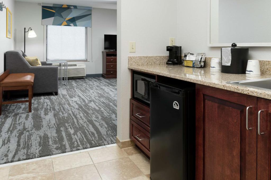 Hampton Inn & Suites Rochester-North photo