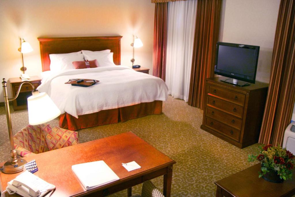 Hampton Inn & Suites Lodi photo