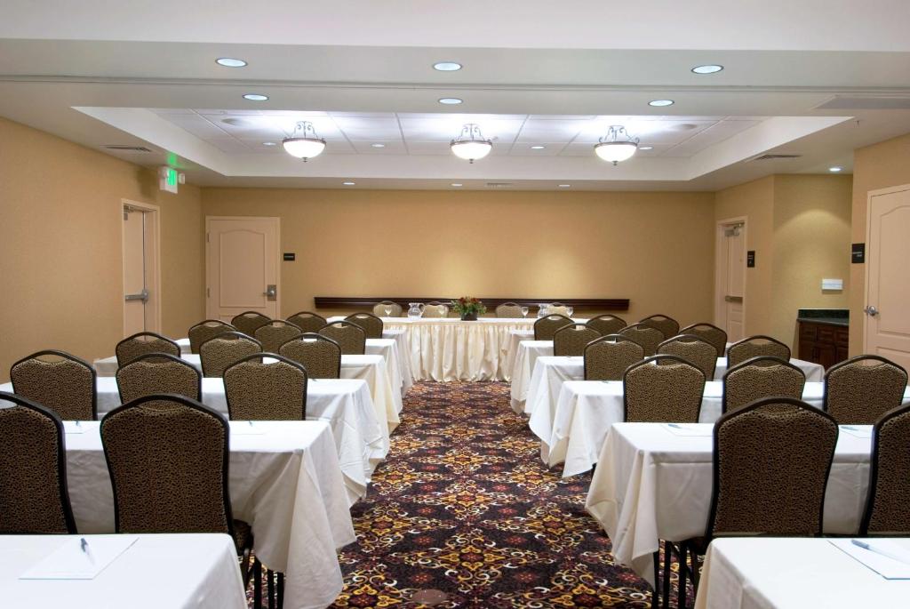 Hampton Inn & Suites Lodi photo