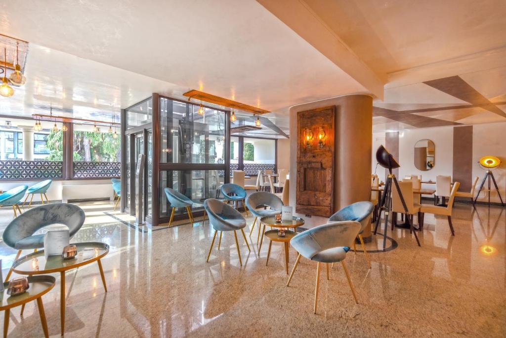 Posezení v ubytování Gardone Palace Hotel