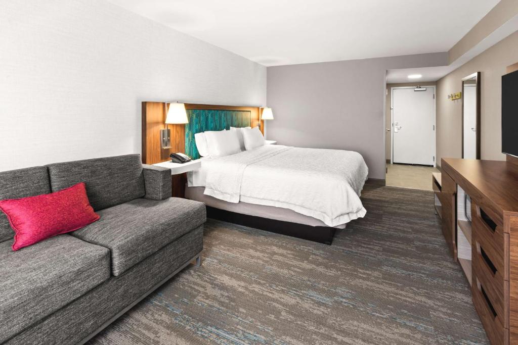 Hampton Inn Seekonk photo