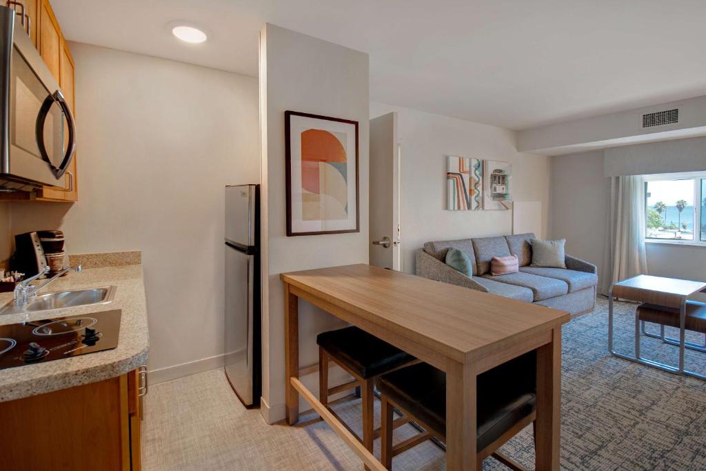 Homewood Suites by Hilton San Francisco Airport North California - 