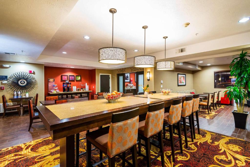 Posezení v ubytování Hampton Inn St. George