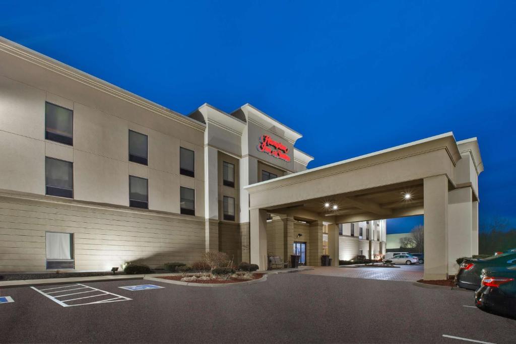 a rendering of a hotel with a parking lot at Hampton Inn & Suites Springboro in Springboro