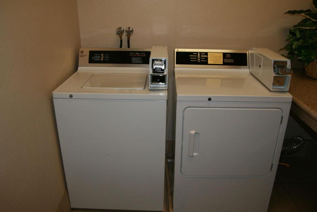 Kuchyň nebo kuchyňský kout v ubytování Hampton Inn St. George