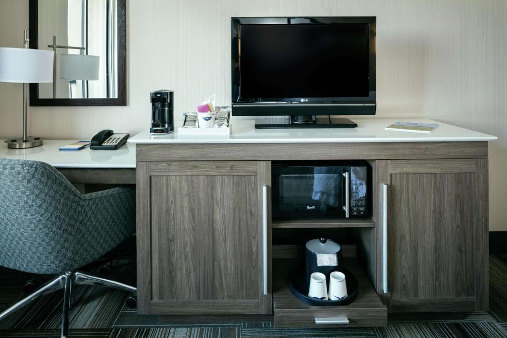 TV a/nebo společenská místnost v ubytování Hampton Inn & Suites Arroyo Grande