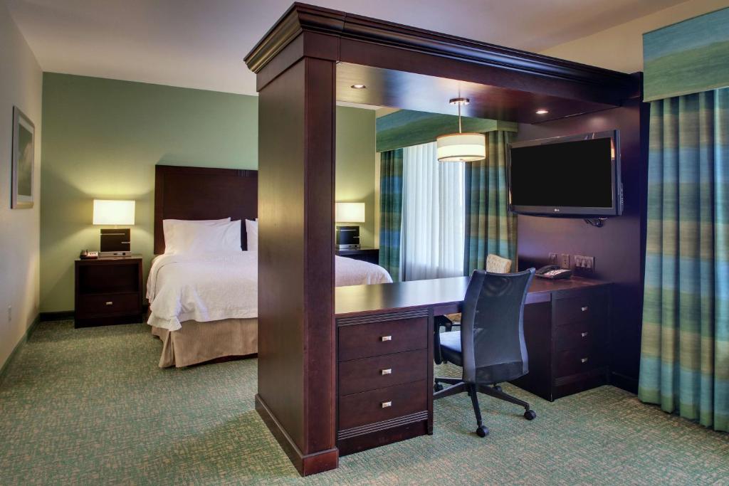 Postel nebo postele na pokoji v ubytování Hampton Inn Vernon