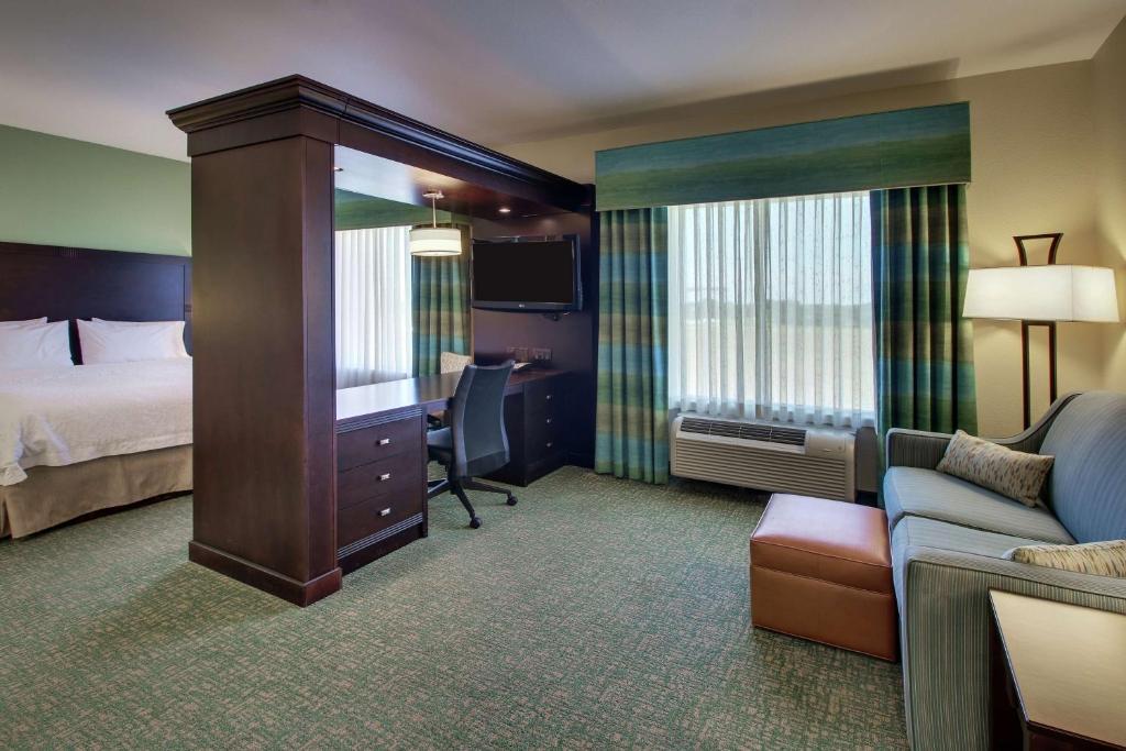 Postel nebo postele na pokoji v ubytování Hampton Inn Vernon