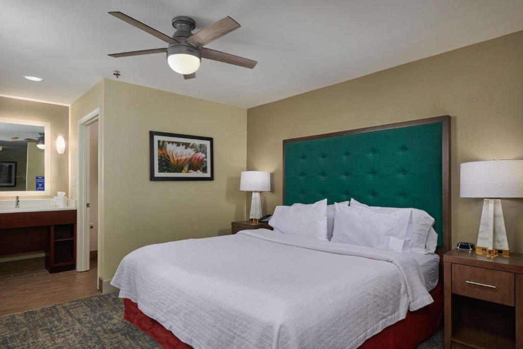 Homewood Suites by Hilton Sarasota - King Studio Suite - Niet -roken
