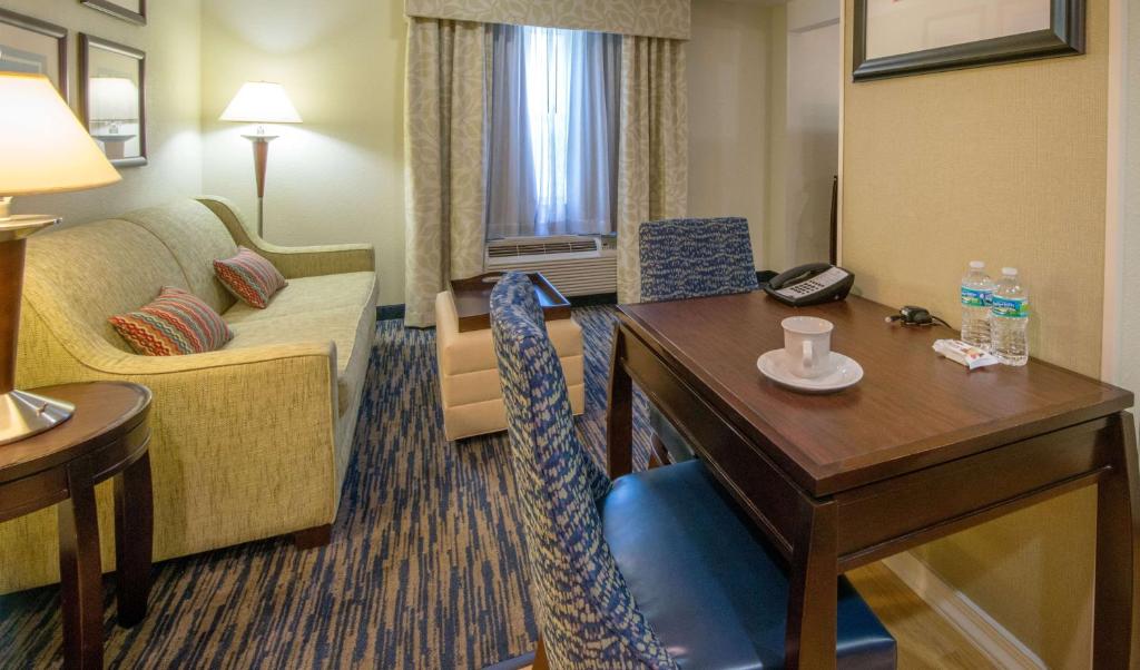 Homewood Suites by Hilton Sarasota - Queen Studio Suite - Niet -roken