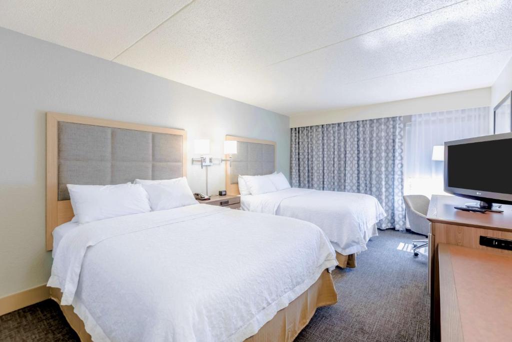Hampton Inn St Charles St Peters photo