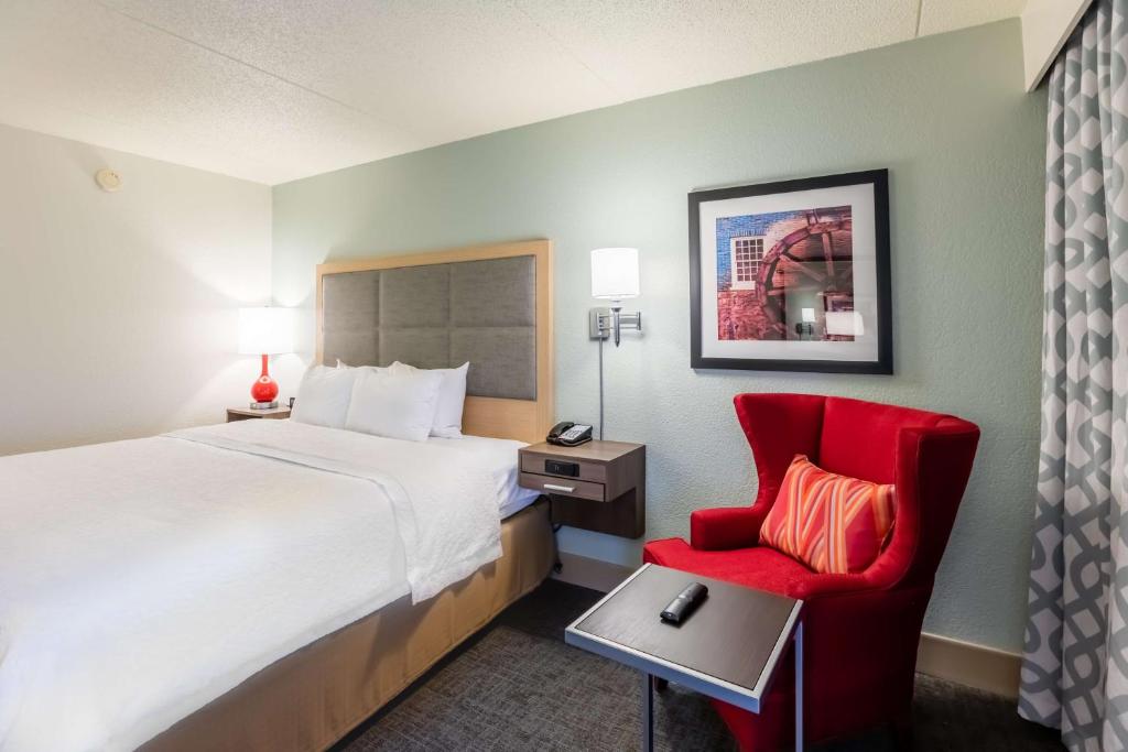 Hampton Inn St Charles St Peters photo