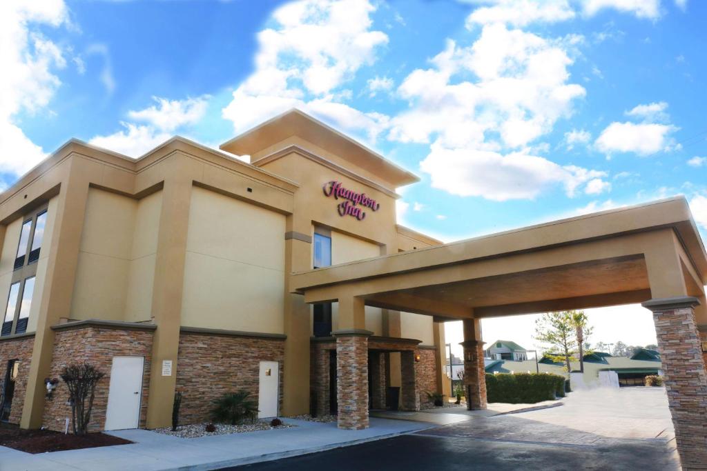 a rendering of the front of a hotel at Hampton Inn Sumter in Sumter
