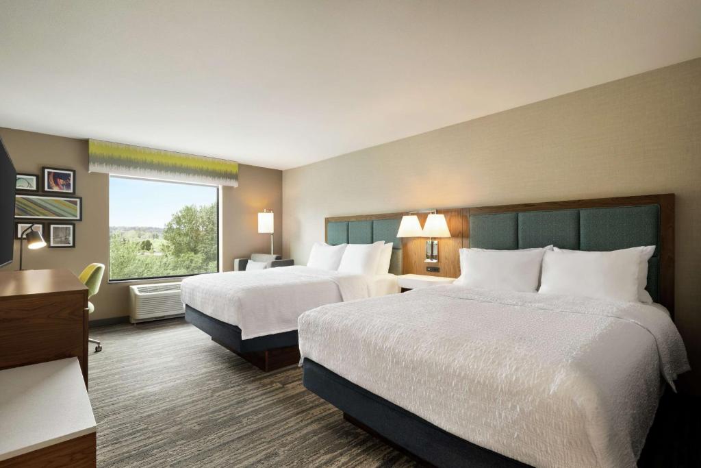 Postel nebo postele na pokoji v ubytování Hampton Inn & Suites Tacoma/Puyallup